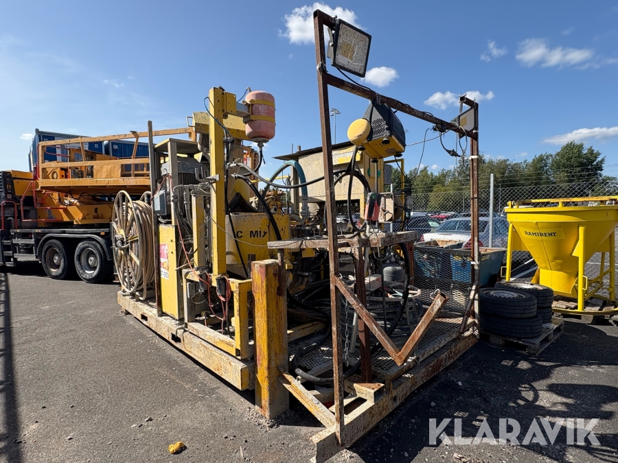Injekteringsanläggning Atlas Copco Unigrout på lastväxlaram
