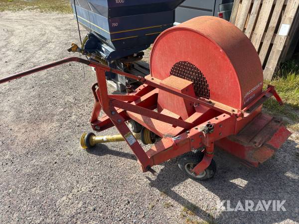 Lövblås traktordriven Jacobsen B-40 Plus