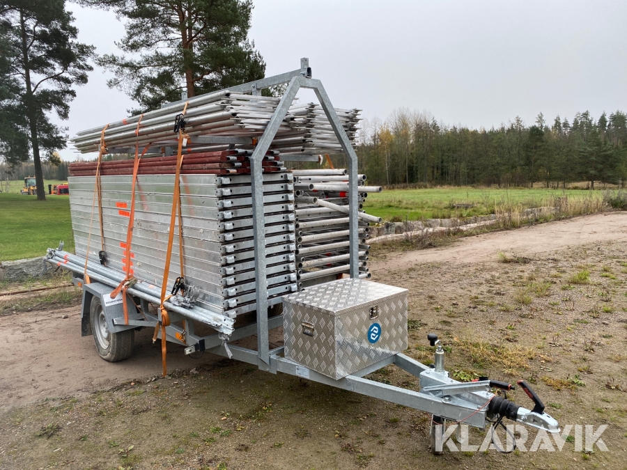 Ställningssläp Layher med material för en arbetsyta på 114 m2