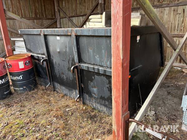 Container med Stora BM-fäste