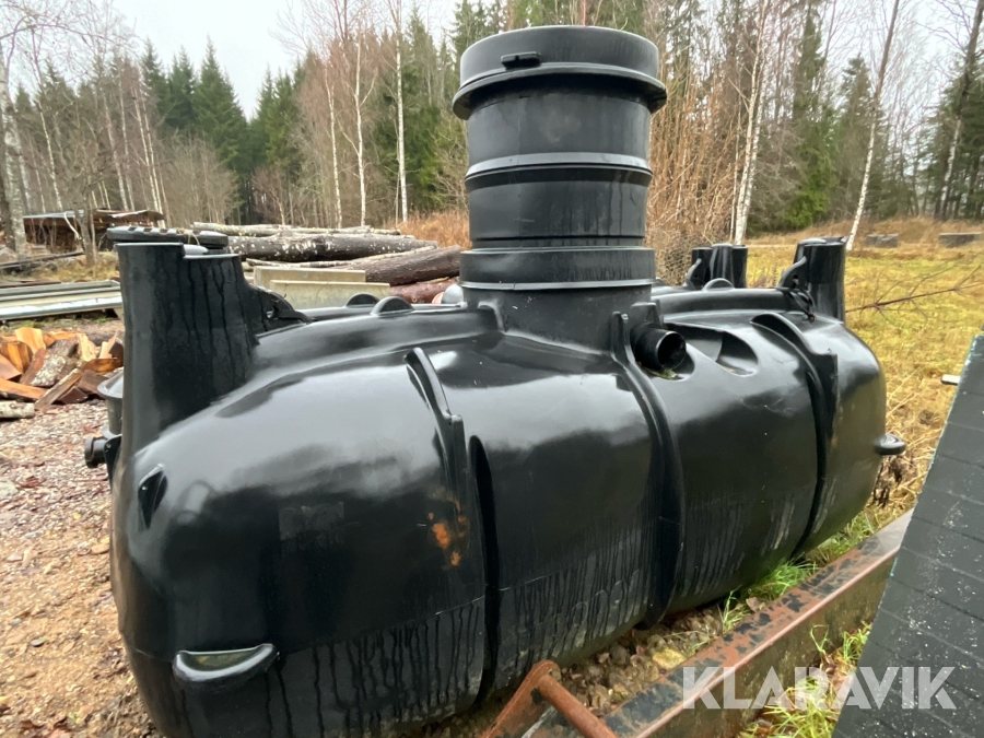 Slamavskiljare med fördelningsbrunn 2m3