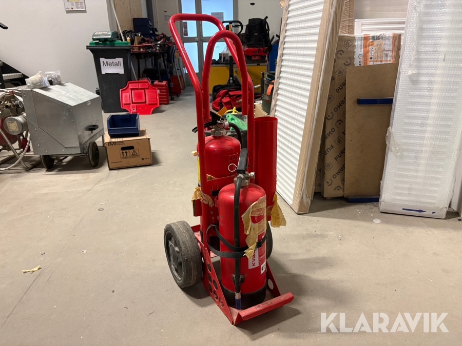 Brandsläckare och vagn Nordiska Brandskydd Pulversläckare