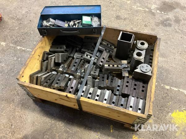 Parti med svarvverktyg metall