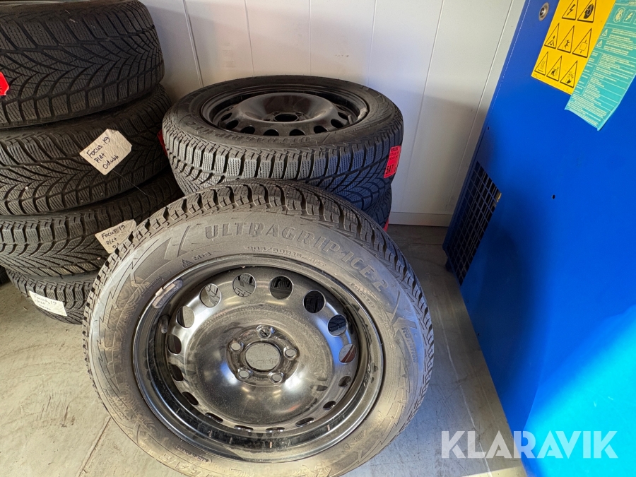 Åretruntdäck med fälg Good Year Ultragrip Ice 2 