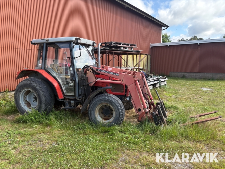Traktor Massey Ferguson 4215