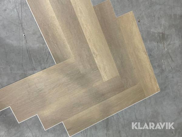 Vinylgolv mörk ek Fiskbensmönster 81m2