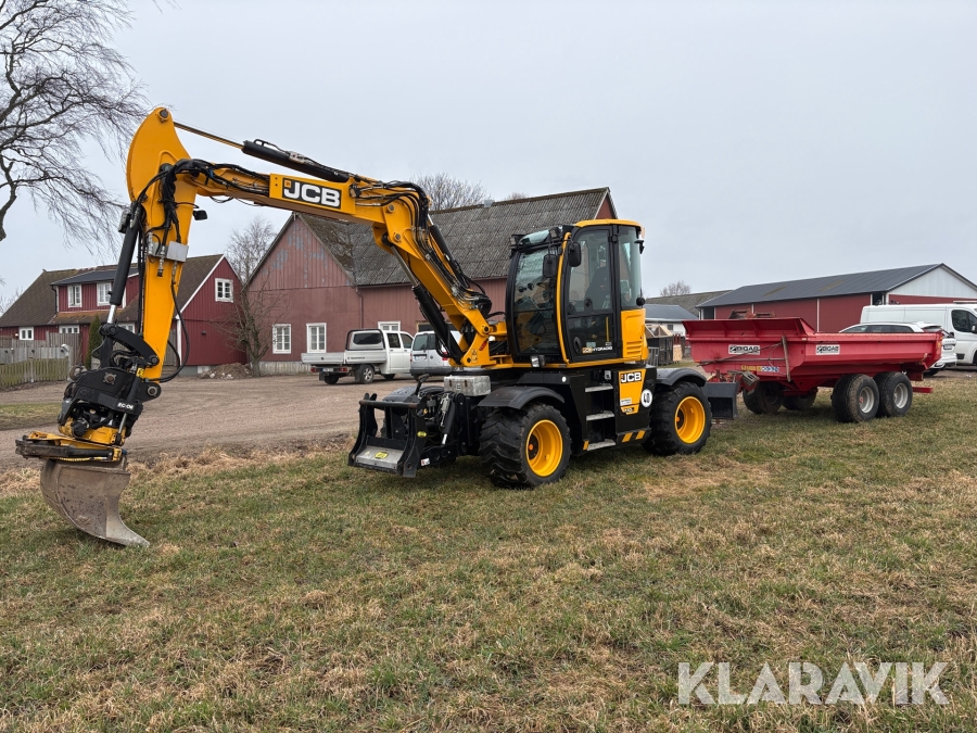 Grävmaskin JCB HD110WT 4F med tippvagn och redskap