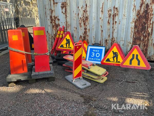 Vägskyltar / TA-material varningsskyltar