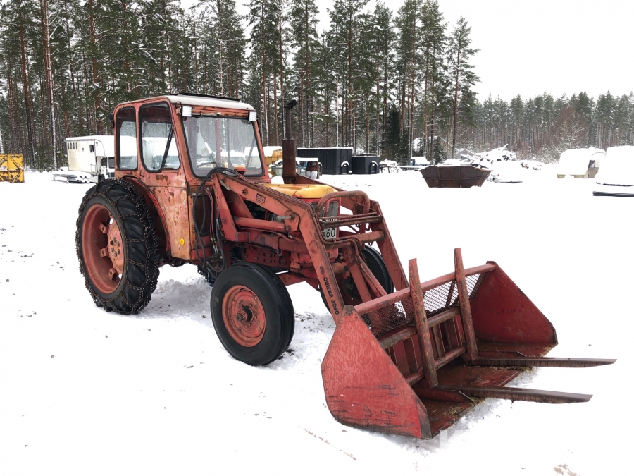 Traktor Volvo BM 400 Buster lastare redskap