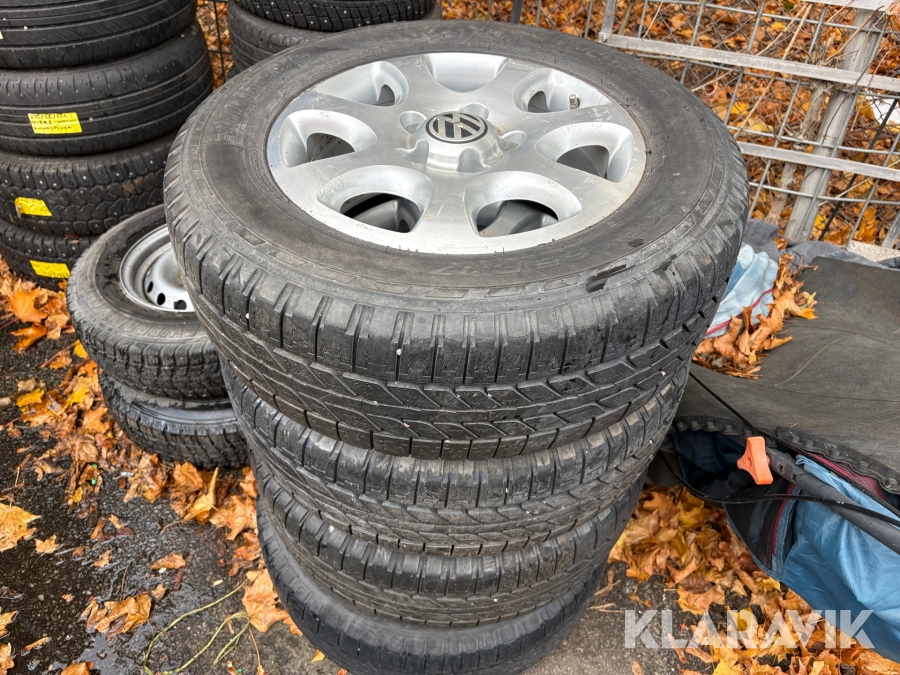 Odubbade vinterdäck med fälg Michelin 4x4 Synchrone 235/65 R17 4 st