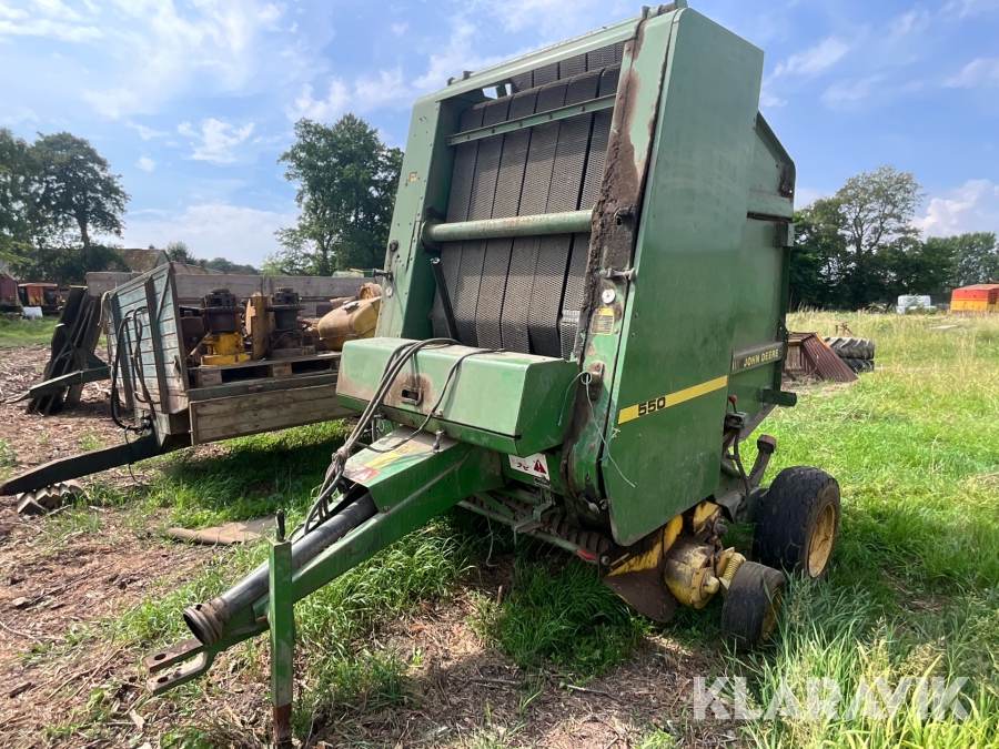 Rundbalspress John Deere 550