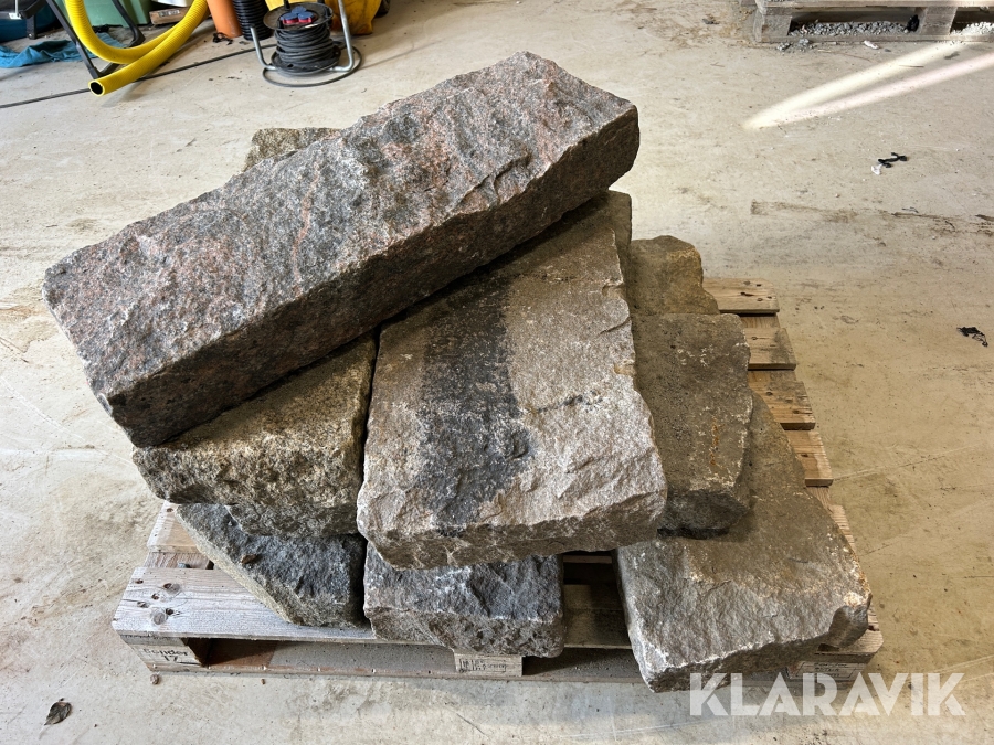 Granitsten röd/grå
