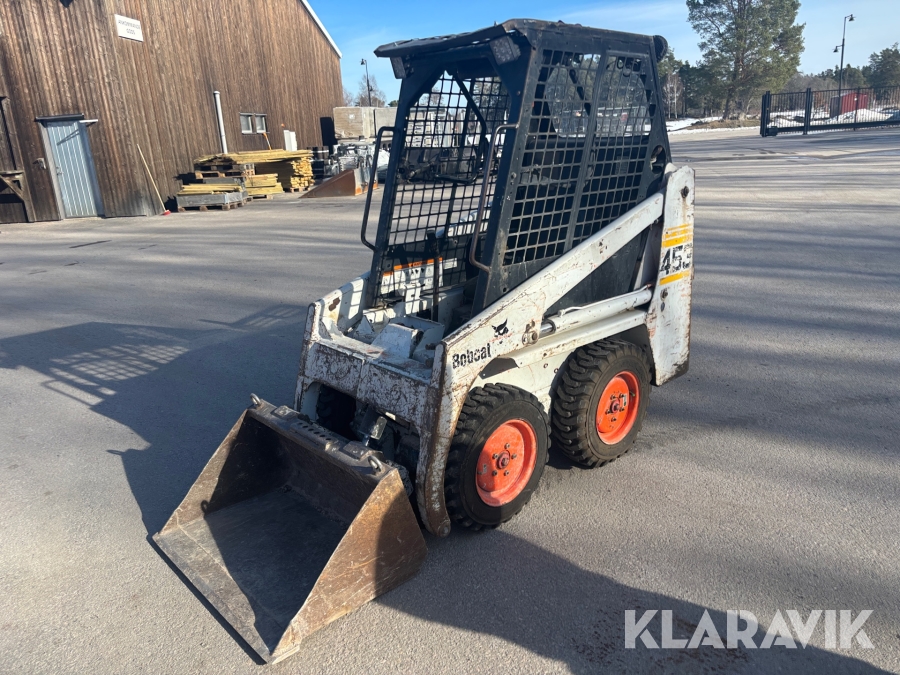 Kompaktlastare Bobcat 453 med skopa