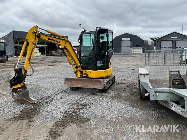 Grävmaskin Komatsu PC26MR-5 med tiltrotator, skopor och maskinsläp
