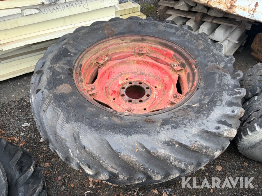 Däck med fälg 3st