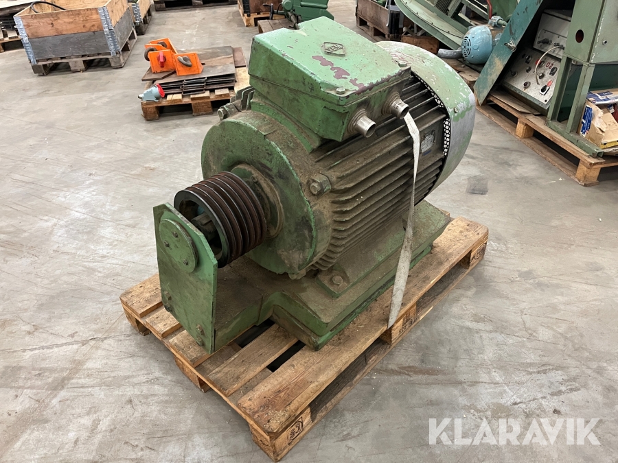 Elmotor VEB Elektromotorenwerk 20575 för remdrift