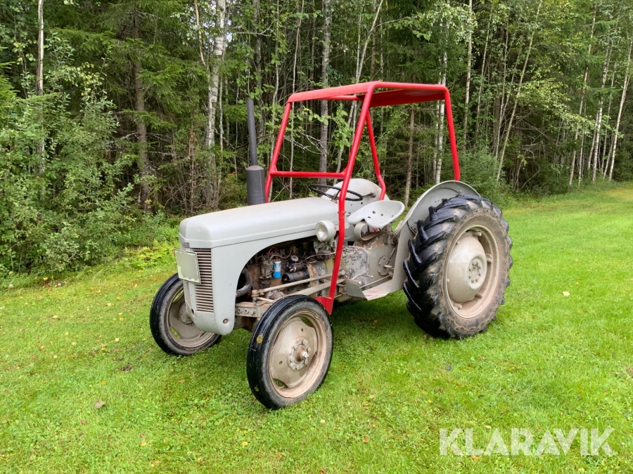 Traktor Ferguson TE20 Grålle grålle