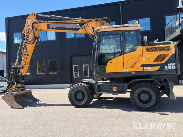 Grävmaskin Hyundai HW140 med flera redskap