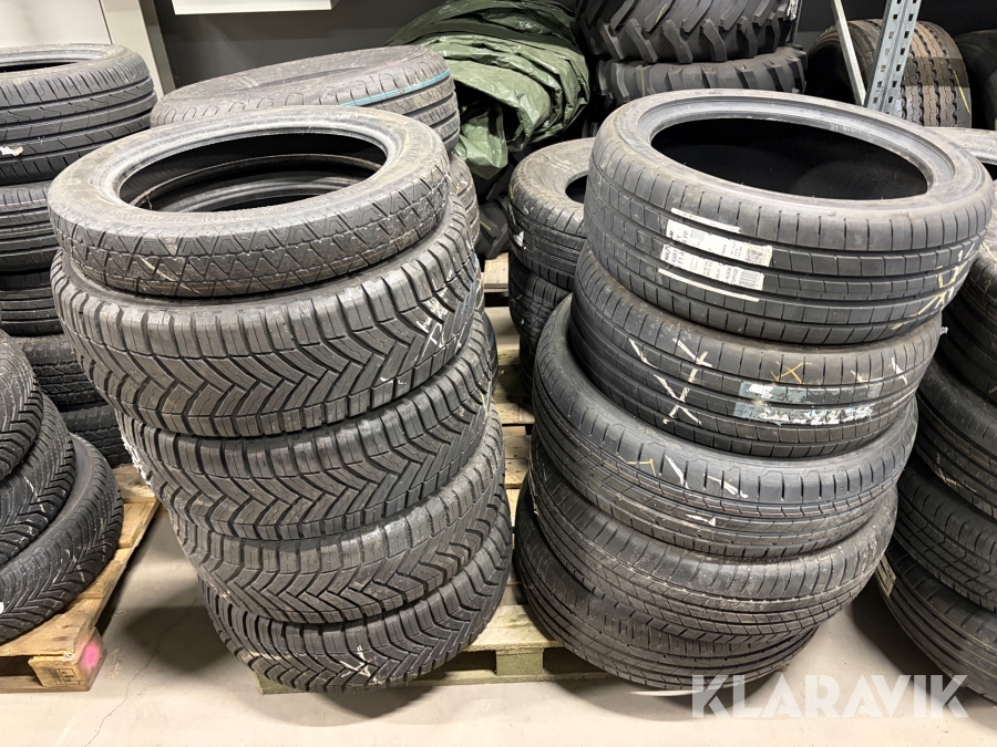 Sommardäck 17 tum olika fabrikat och dimensioner 17 st