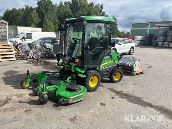 Redskapsbärare John Deere 1585 TerrainCut