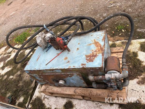 Kraftuttagsdrivet hydraulsystem Hytecomp med pump  & ventilblock med tre funktioner