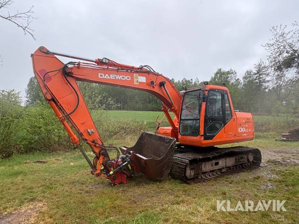 Grävmaskin Daewoo Solar 130 LC-V med skopor och redskap S60