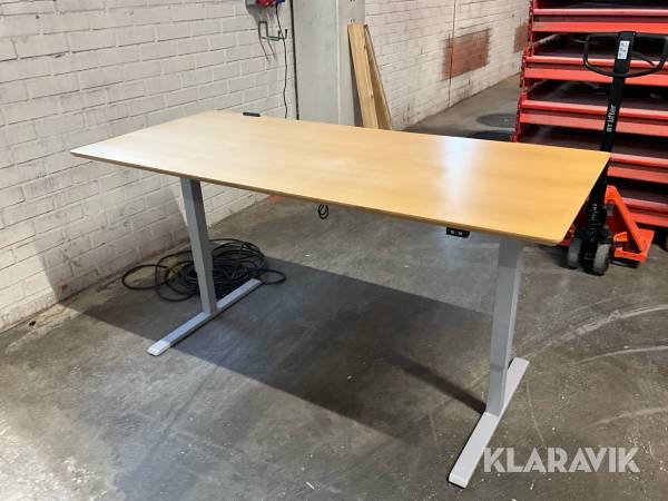 Höj och sänkbart skrivbord