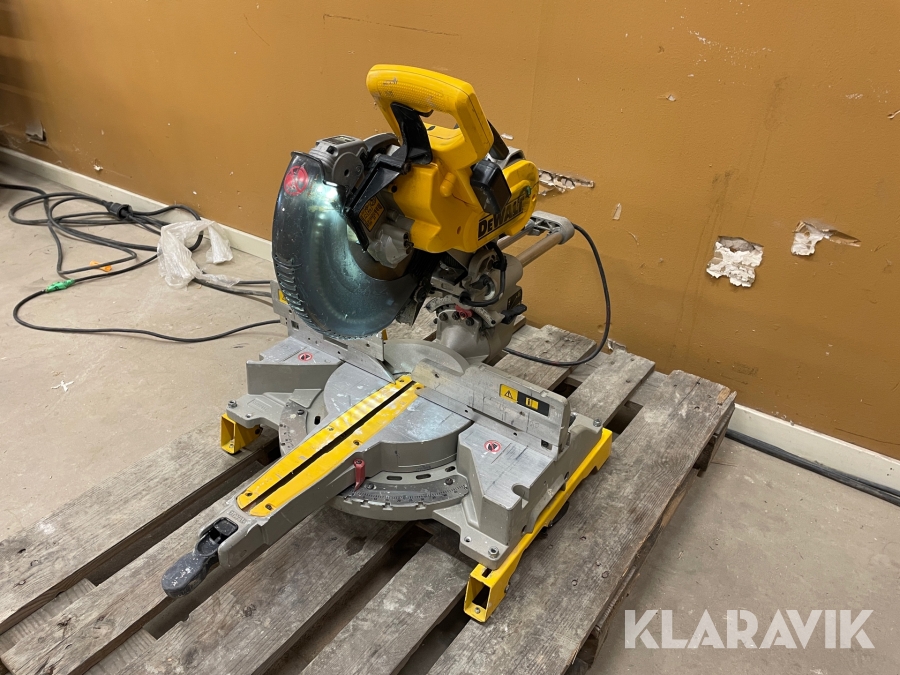 Sågmaskin DeWalt DW717XPS-QS