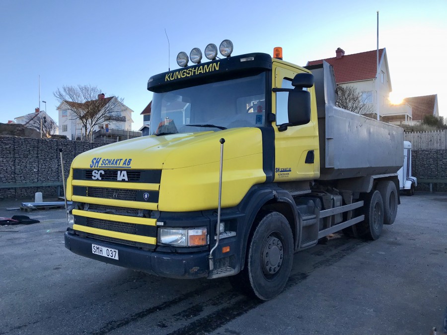 Schaktbil med dumperflak