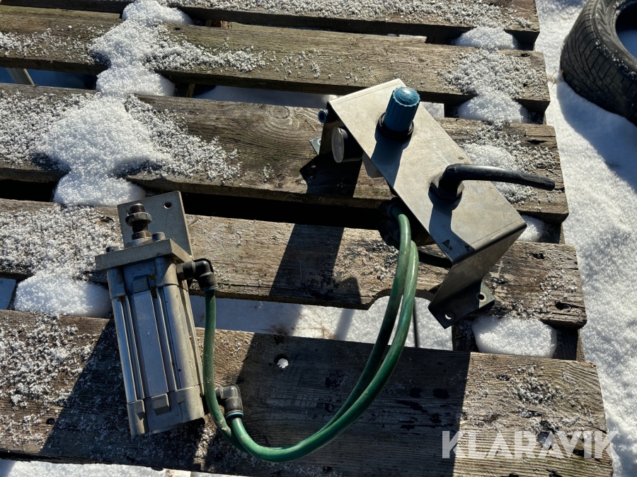 Tryckluftskolv med vred