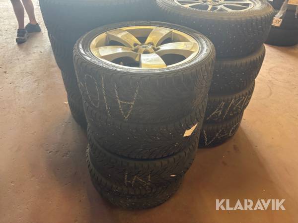 Personbilsdäck på fälg Nokian Hakkapelitta R2 225/45R17 4 st