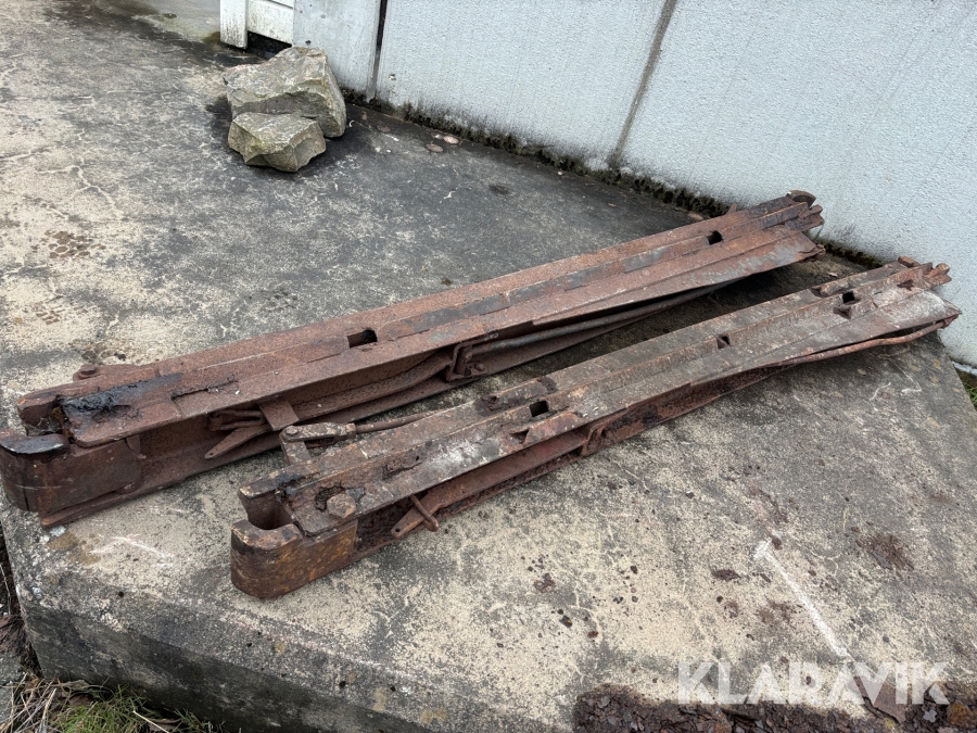 Timmerbankar till veteranlastbil 2 st