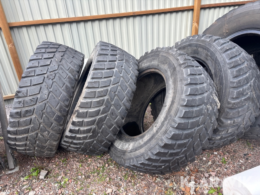Entreprenaddäck Nokian TRI 2 420/65R24 4st