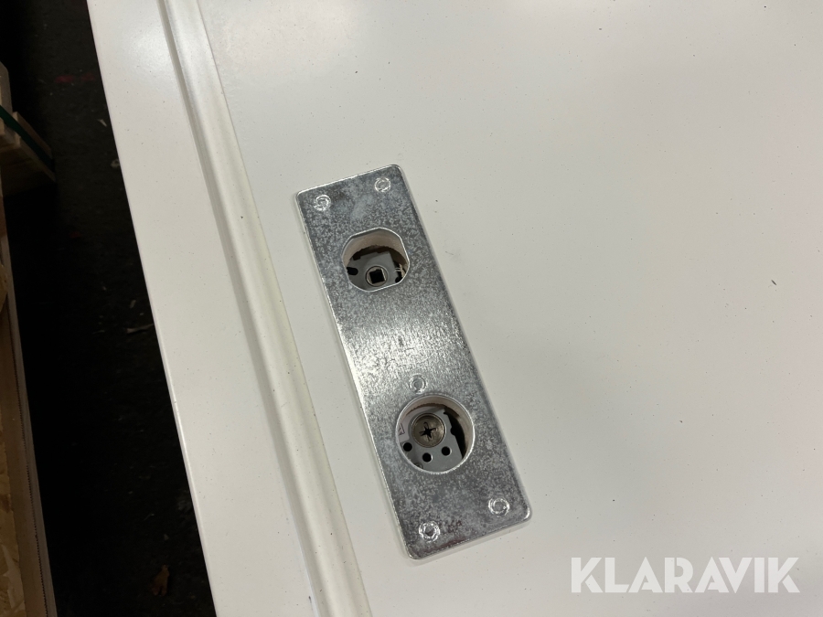 Dörr i plåt Swedoor, Linköping, Klaravik auktioner