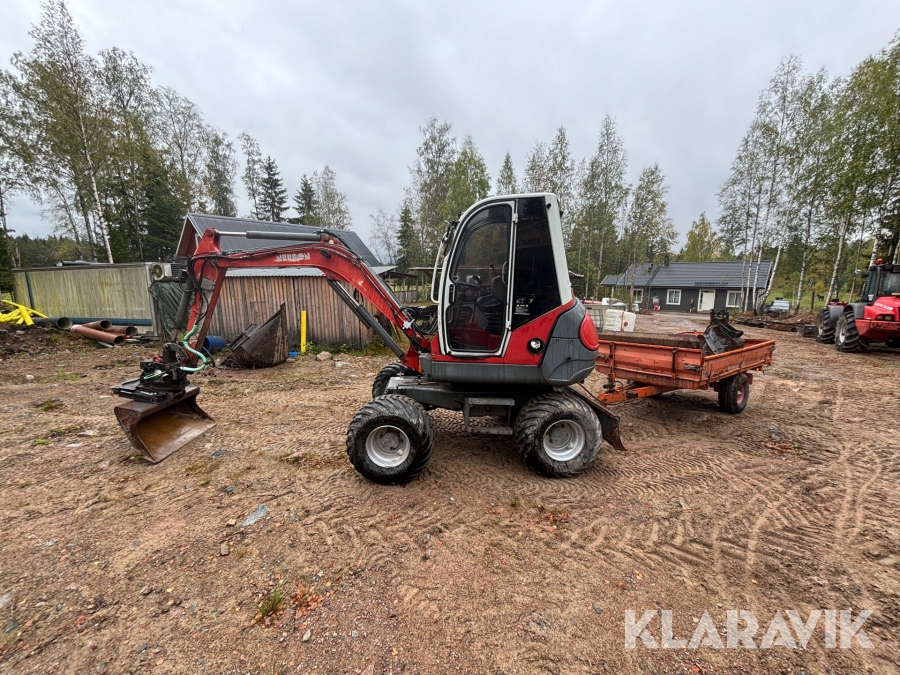 Hjulgrävare Neuson 3802WD med redskap och vagn