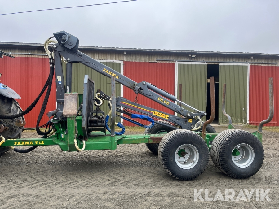 Skogsvagn Farma C8,5D/T12 med kran och grip
