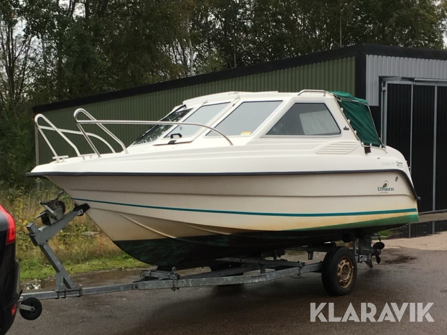 Båt Uttern 5500 HT med upptagningsvagn
