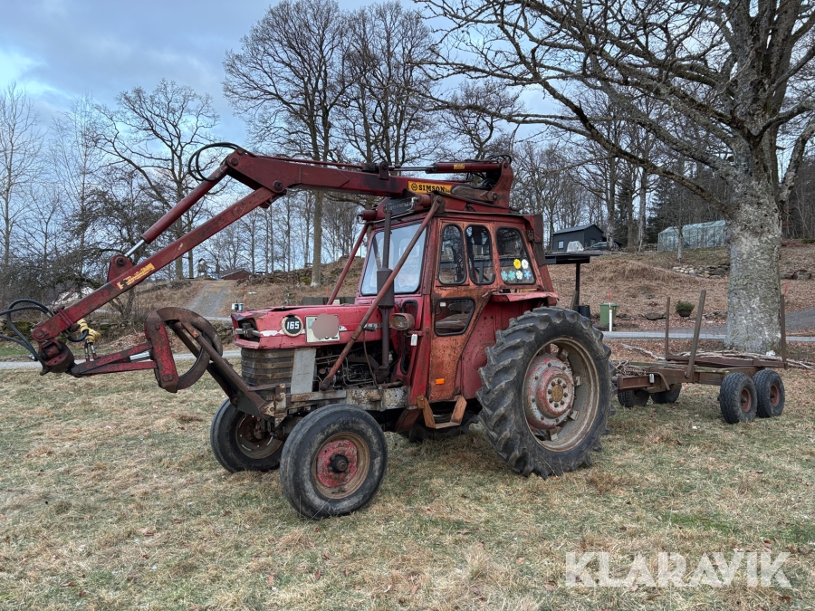 Traktor Massey Ferguson 165 med skogskran och skogsvagn