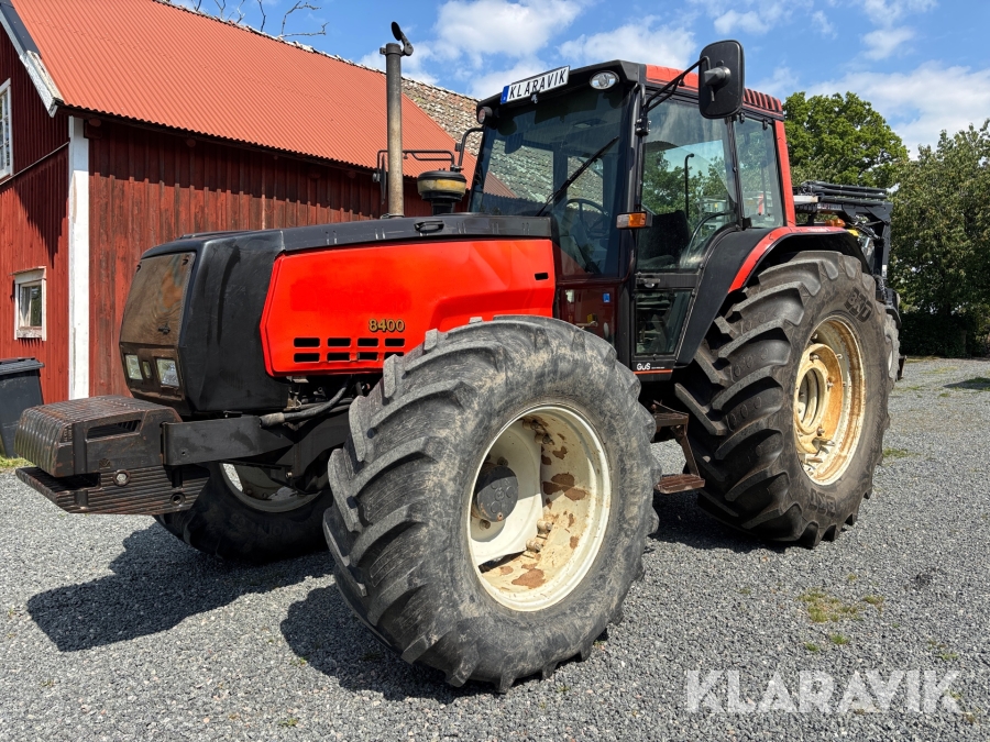 Traktor Valmet 8400 powershift fyrhjulsdriven