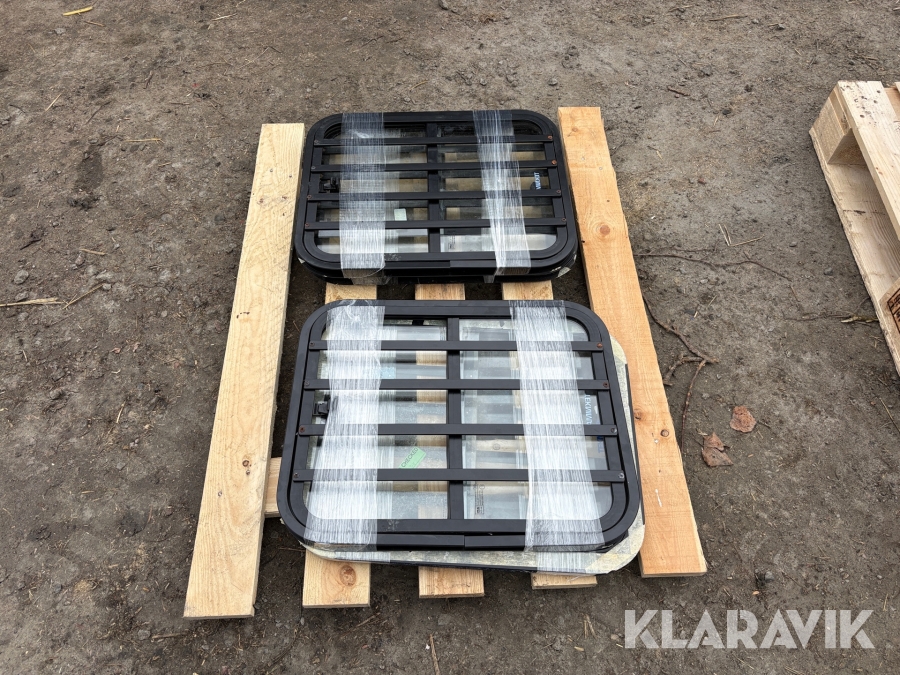 Öppningsbara fönster till hästsläp/hästlastbil Teknima 4 st