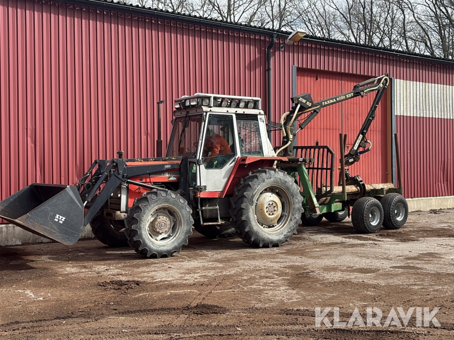 Traktor skogsutrustad Massey Ferguson 690 RU med skogsvagn och kran