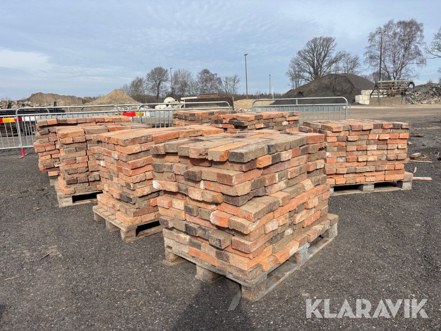 Tegelpannor 8 pallar