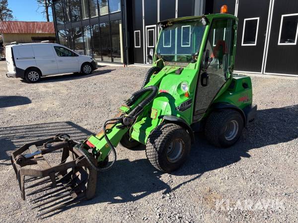 Kompaktlastare Avant 640 med Maskinsläp & redskap