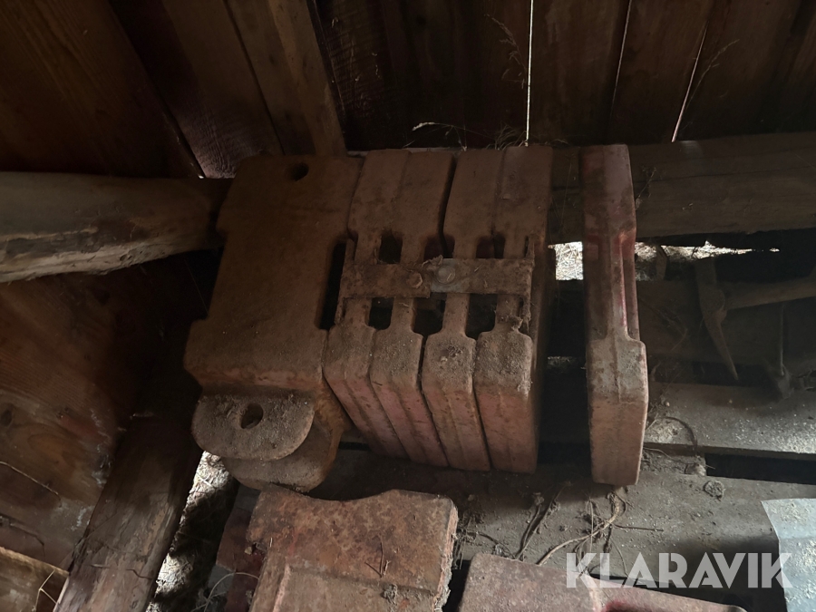 Frontvikter till  IH 844 IH 844