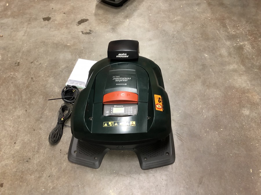 Robotgräsklippare Husqvarna 220AC