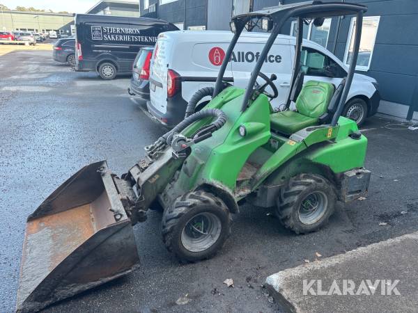 Kompaktlastare Avant 423 med skopa