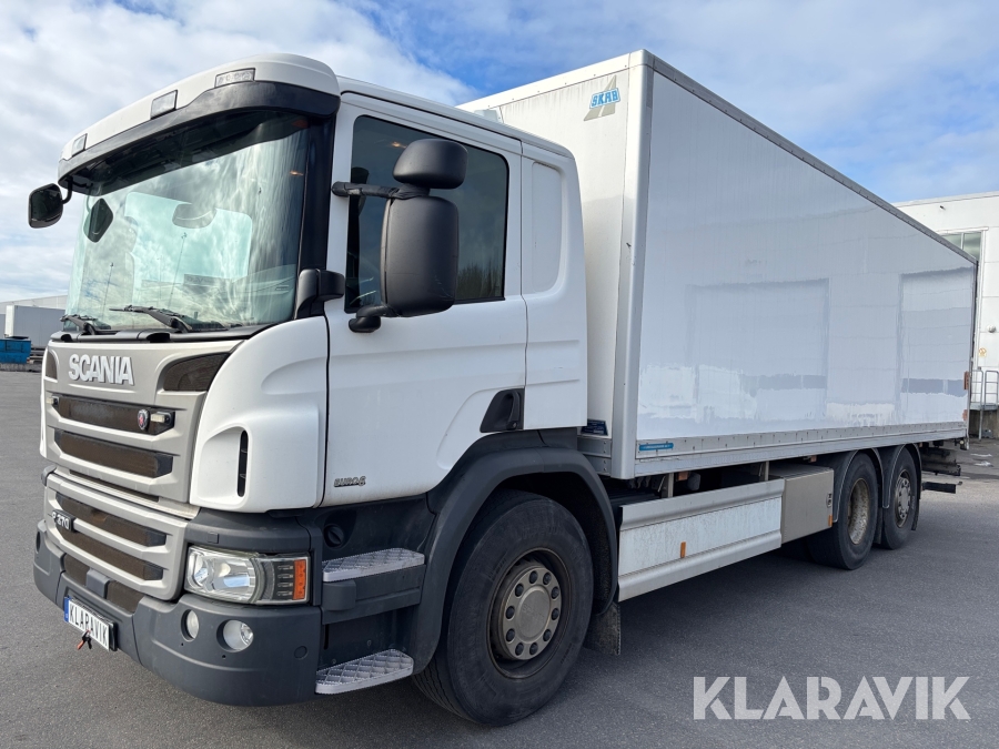 Distributionsbil Scania P370 6x2 bakgavellyft