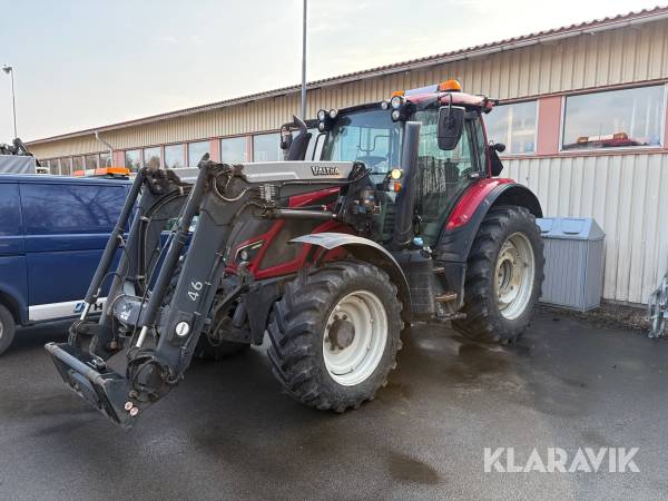 Traktor Valtra N124