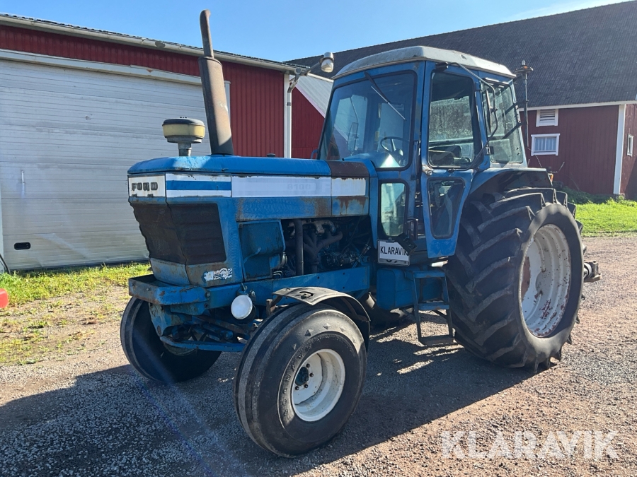 Traktor Ford 8100
