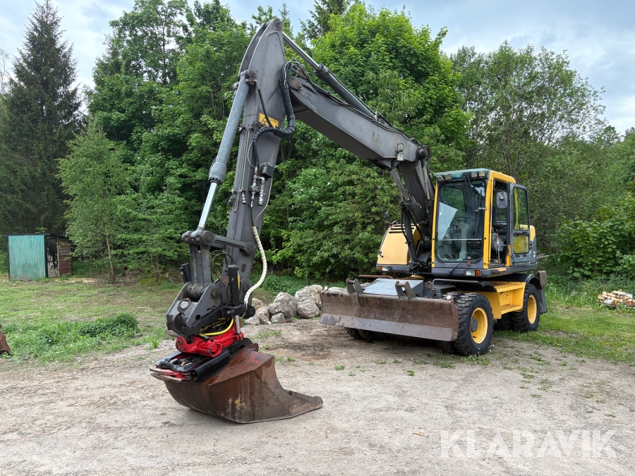 Hjulgrävare Volvo EW 160 B med tippvagn, tiltrotator och 3 redskap